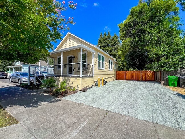 934 Clinton St Napa, CA 94559 photo 3