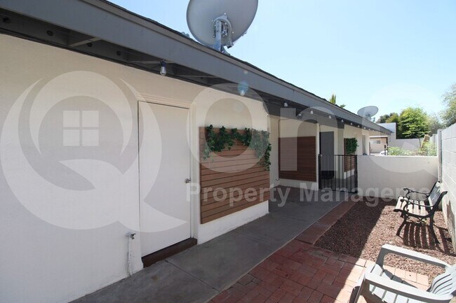 532 W La Jolla Dr Tempe, AZ 85282 photo 2