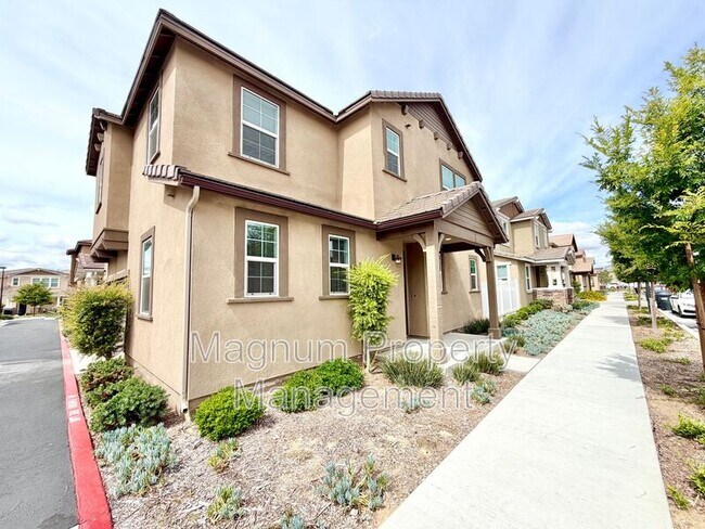 40617 Birchfield Dr Temecula, CA 92591 photo 2