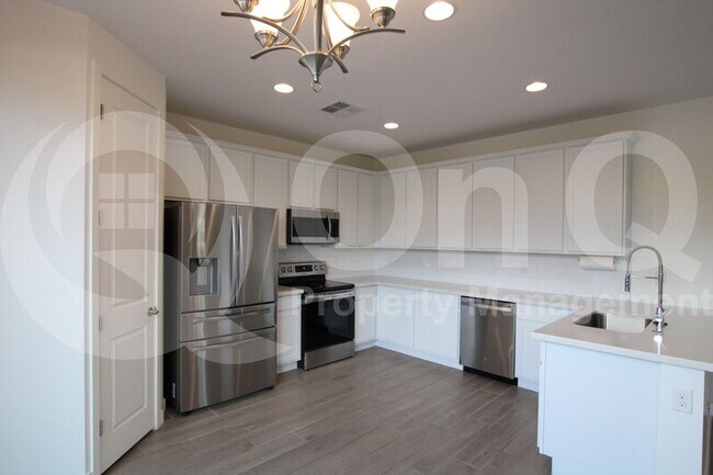 9519 E Talon Ave Mesa, AZ 85212 photo 2