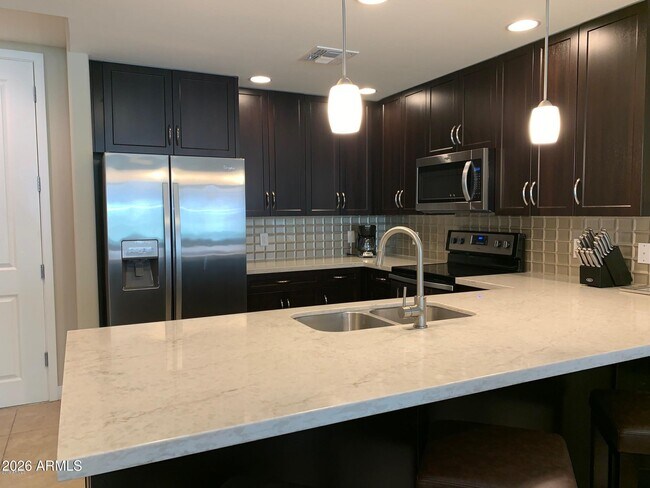 5450 E Deer Valley Dr Phoenix, AZ 85054 photo 4