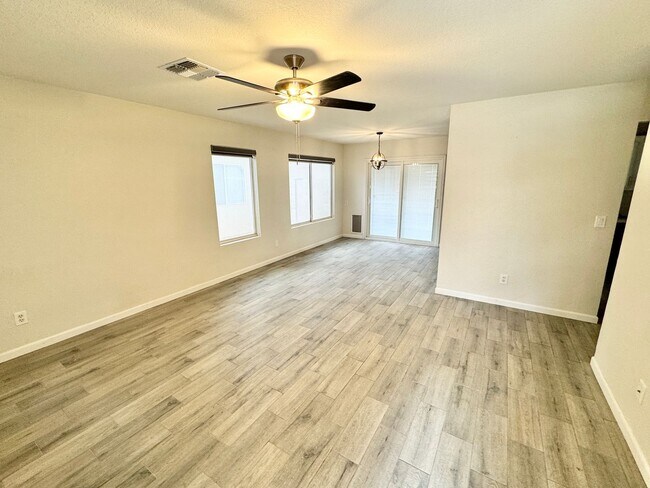 4316 N 107th Ln Phoenix, AZ 85037 photo 3