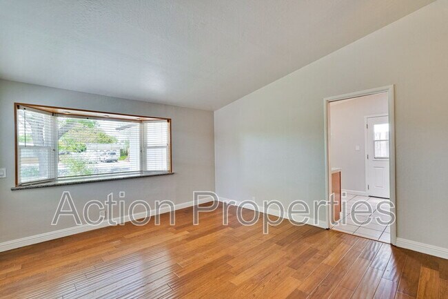 1125 Burgoyne St Mountain View, CA 94043 photo 5
