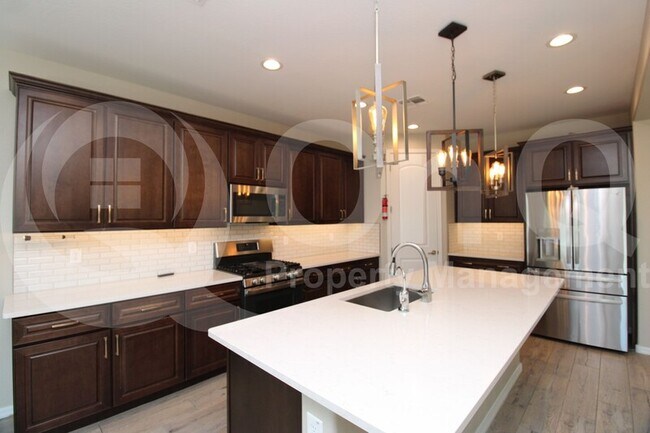 220 S 157th Ln Goodyear, AZ 85338 photo 4