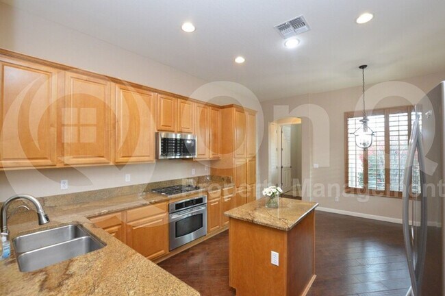 6838 S Pinehurst Dr Gilbert, AZ 85298 photo 5