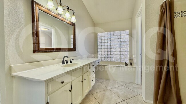 4206 E Tano St Phoenix, AZ 85044 photo 3