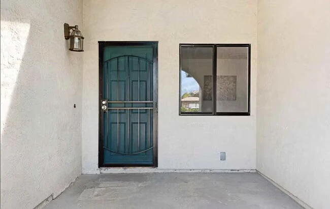 710 Hillward St Escondido, CA 92027 photo 4