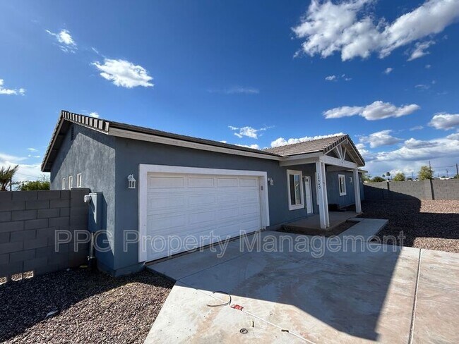 12940 W Tara Ln Surprise, AZ 85374 photo 2