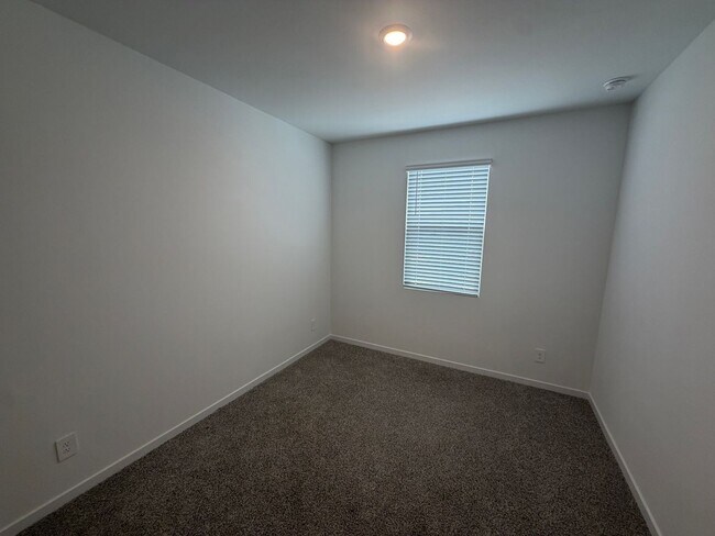 17410 W Eva St Waddell, AZ 85355 photo 5