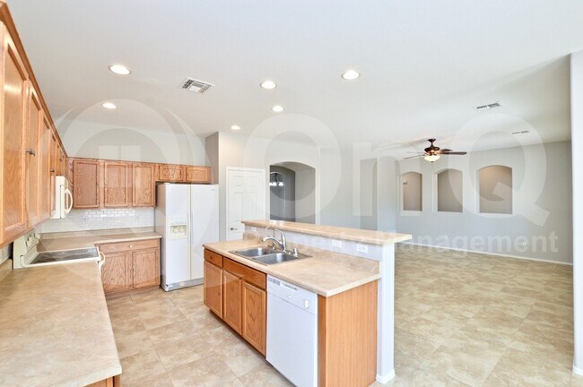 2087 E Aloe Pl Chandler, AZ 85286 photo 4