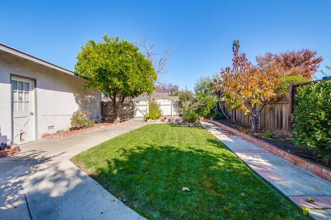 4712 Clarendon Dr San Jose, CA 95129 photo 2