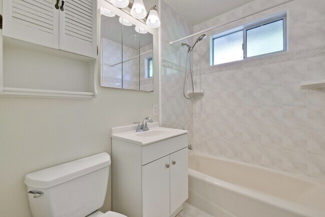 4712 Clarendon Dr San Jose, CA 95129 photo 4