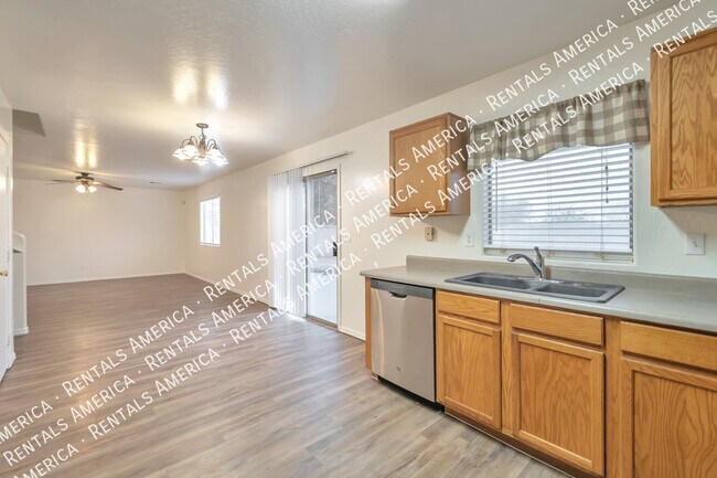 40336 N PRZEWALSKI St San Tan Valley, AZ 85140 photo 4