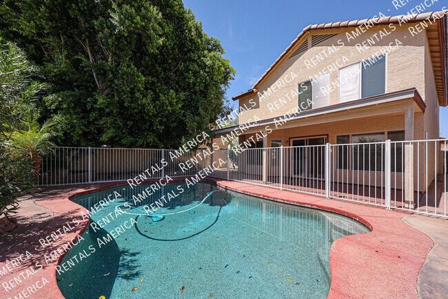 820 N Granada Dr Chandler, AZ 85226 photo 3