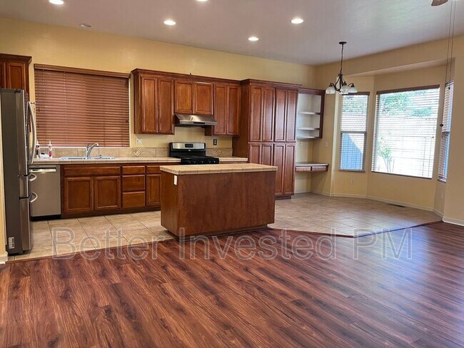 2423 Guerneville Rd Santa Rosa, CA 95403 photo 3
