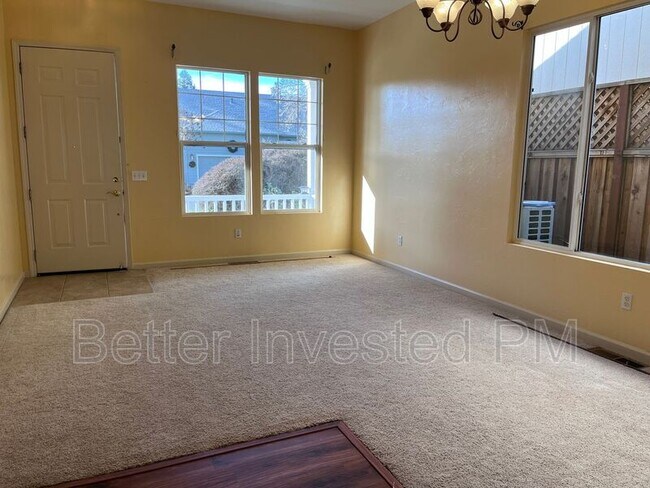 2423 Guerneville Rd Santa Rosa, CA 95403 photo 2