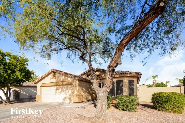 13414 W Port Royale Ln Surprise, AZ 85379 photo 2