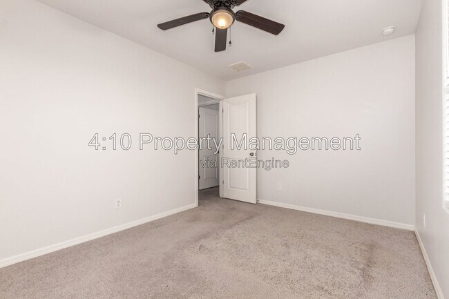 142 W Impala Dr Casa Grande, AZ 85122 photo 2