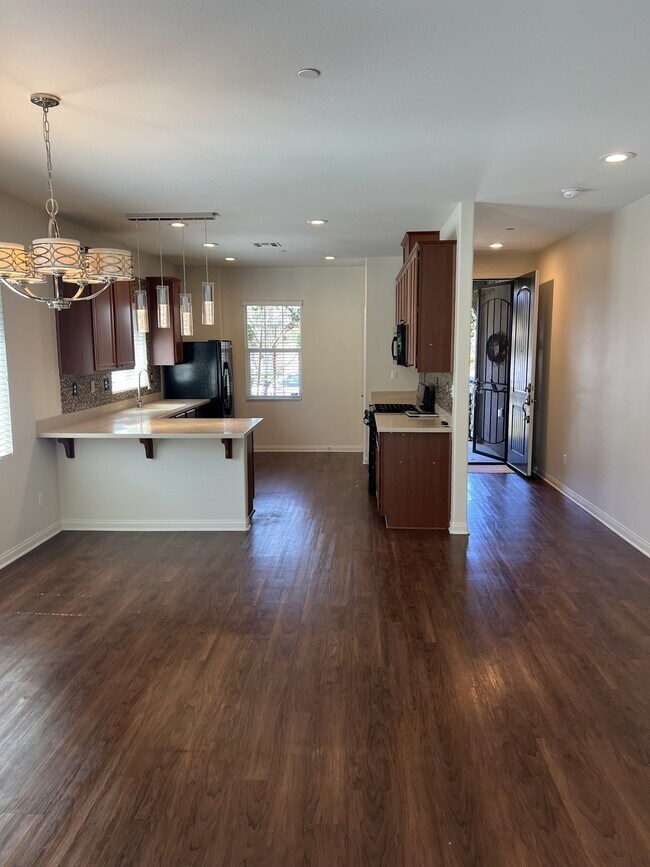 42912 Beamer Ct Temecula, CA 92592 photo 3