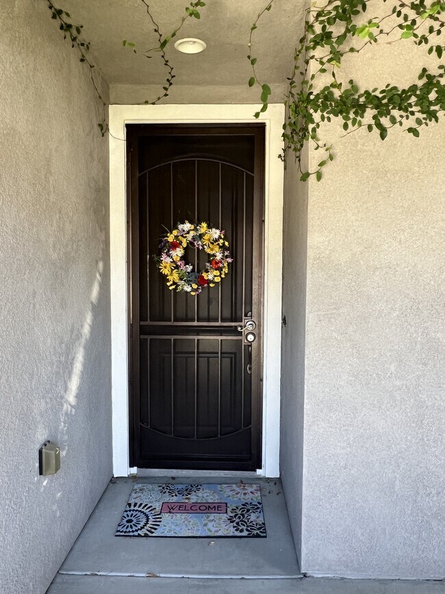 42912 Beamer Ct Temecula, CA 92592 photo 2