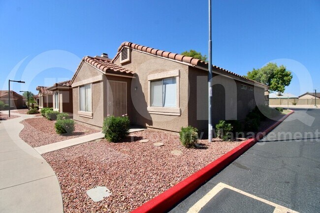 7040 W Olive Ave Peoria, AZ 85345 photo 2