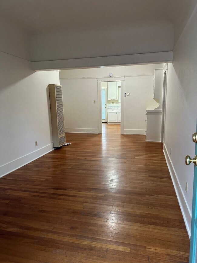 2446 India St San Diego, CA 92101 photo 4