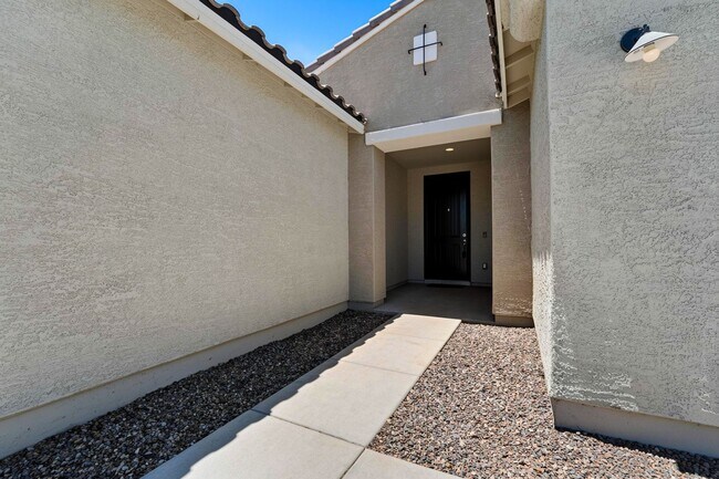5140 N 181st Dr Litchfield Park, AZ 85340 photo 2