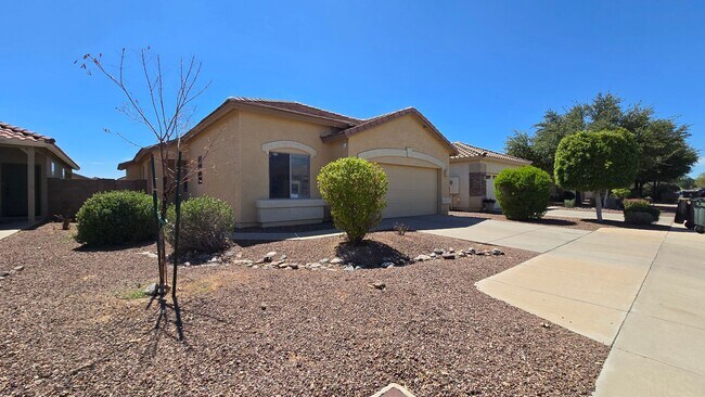 Fantastic 4br In Popular Area Of Litchfield Park photo 3