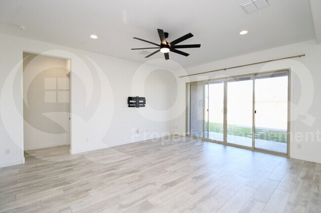 3836 W McNeil St Phoenix, AZ 85339 photo 5