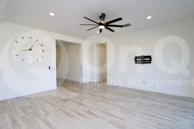 3836 W McNeil St Phoenix, AZ 85339 photo 4