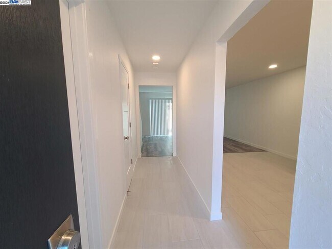 749 Palomino Dr Pleasanton, CA 94566 photo 3