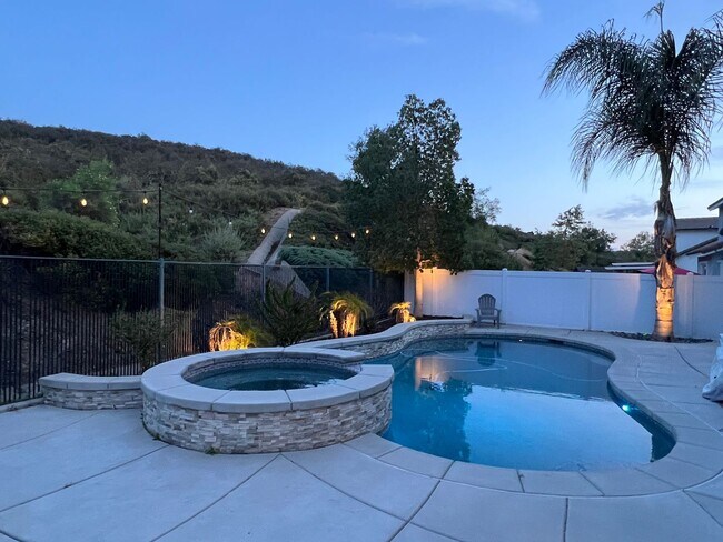 27370 Carlton Oaks St Murrieta, CA 92562 photo 2