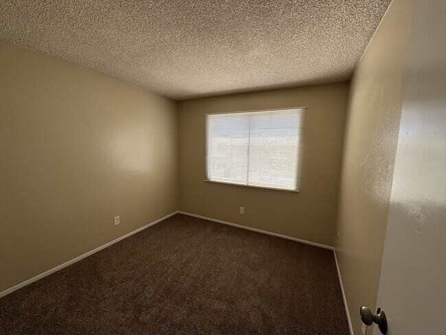 4775 W Palo Verde Dr Glendale, AZ 85301 photo 5