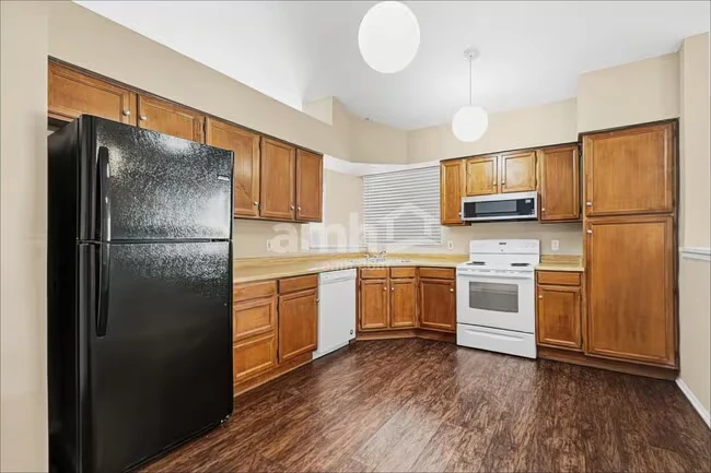 5553 W Shangri-la Rd Glendale, AZ 85304 photo 4