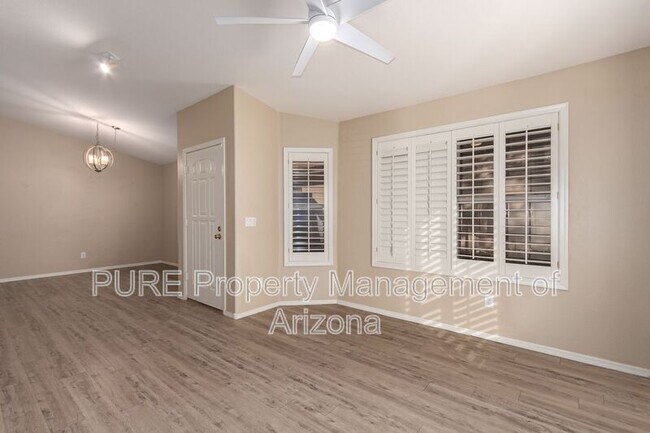 4708 E Gatewood Rd Phoenix, AZ 85050 photo 2
