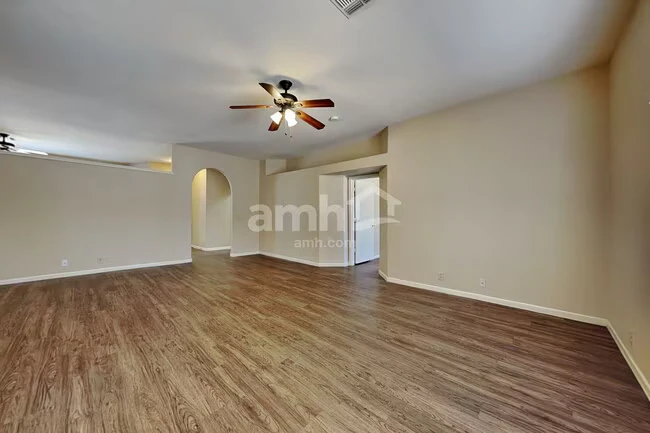 10235 W Missouri Ave Glendale, AZ 85307 photo 5
