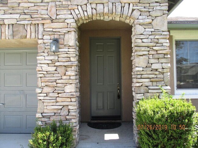 32240 Orange Blossom Dr Winchester, CA 92596 photo 2