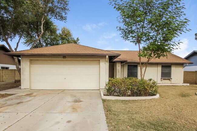 8602 W Ruth Ave photo 2