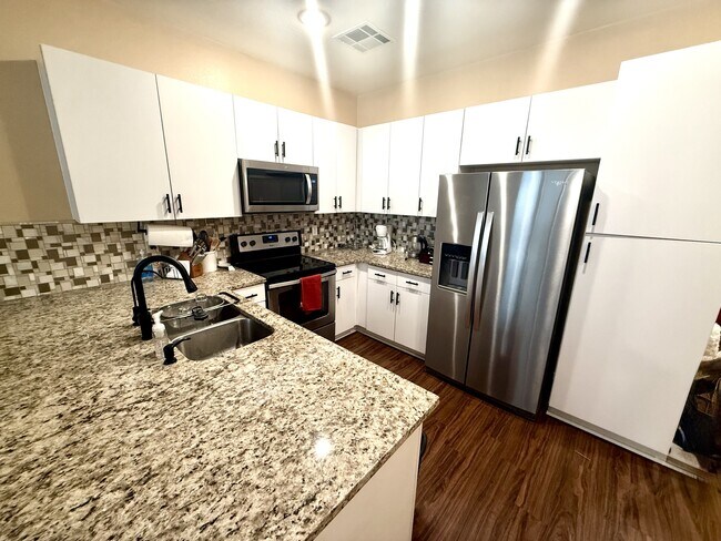 2329 E Huntington Dr