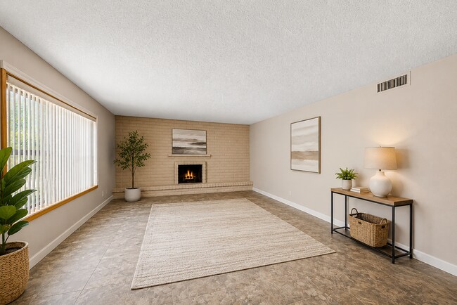 11817 S Coconino St Phoenix, AZ 85044 photo 2
