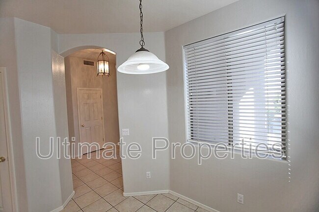 6331 W Pontiac Dr Glendale, AZ 85308 photo 4