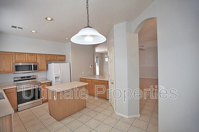 6331 W Pontiac Dr Glendale, AZ 85308 photo 3