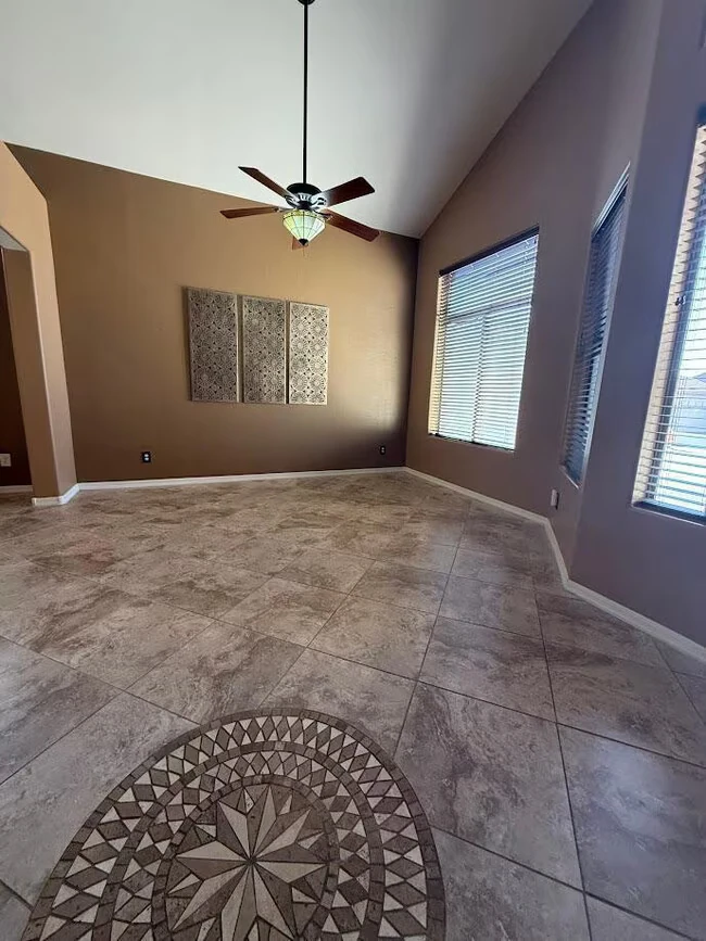 6602 W Molly Ln Phoenix, AZ 85083 photo 3