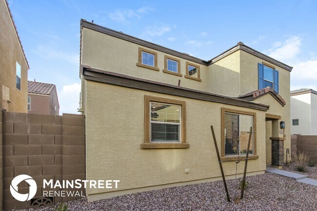 8237 W Albeniz Pl Phoenix, AZ 85043 photo 4