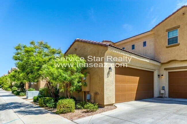 1367 S Country Club Dr Mesa, AZ 85210 photo 2