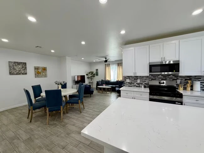 6745 N 53rd Dr Glendale, AZ 85301 photo 5