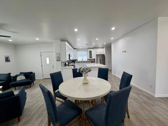 6745 N 53rd Dr Glendale, AZ 85301 photo 3