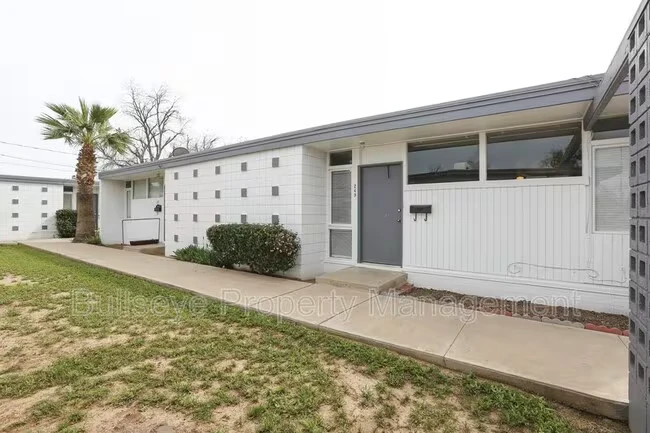 249 S Hobson Mesa, AZ 85204 photo 3