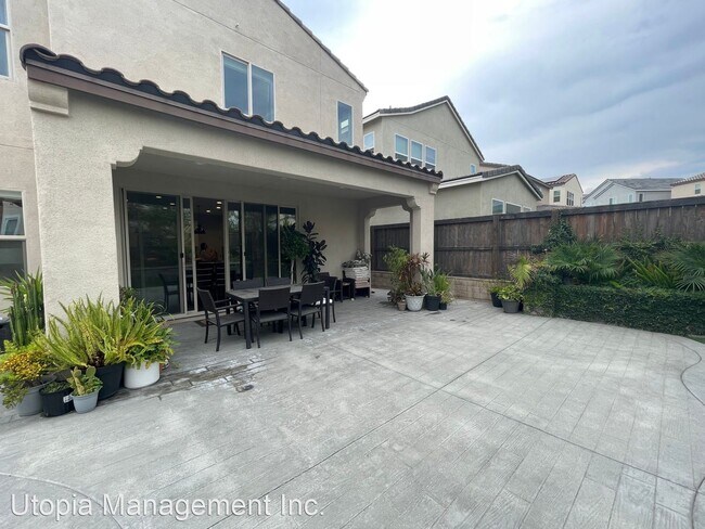 869 Camino Cantera Chula Vista, CA 91913 photo 2