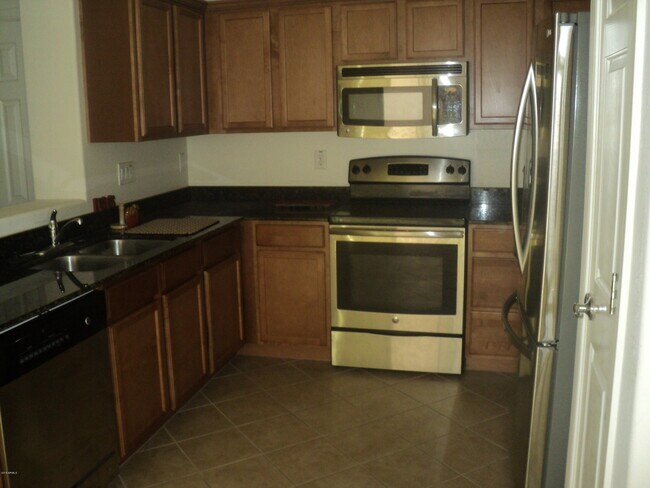 2680 N 73rd Glen Phoenix, AZ 85035 photo 3